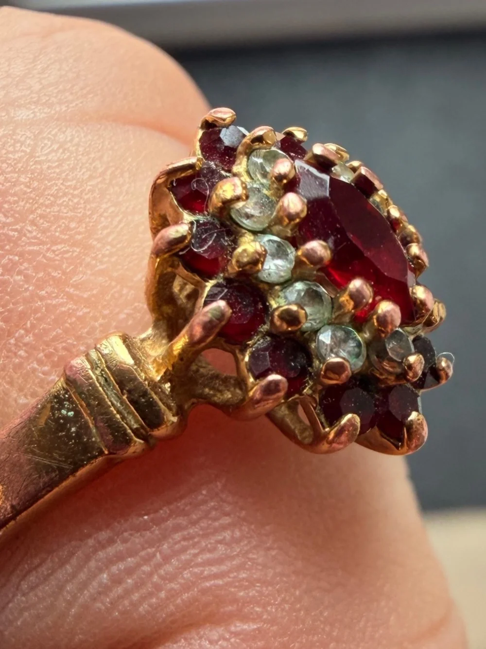 VINTAGE GOLD PLATED RING - Picture 2 of 5
